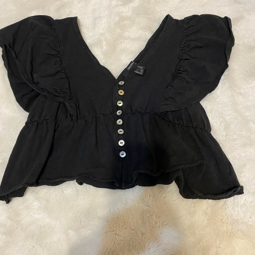 black flowy crop top